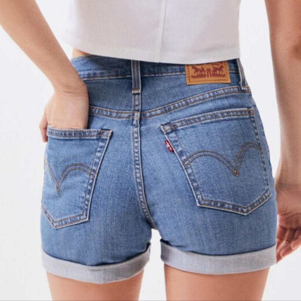 Levi's Wedgie shorts